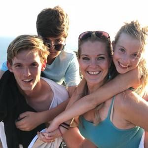 Meet your Posher, Sandy